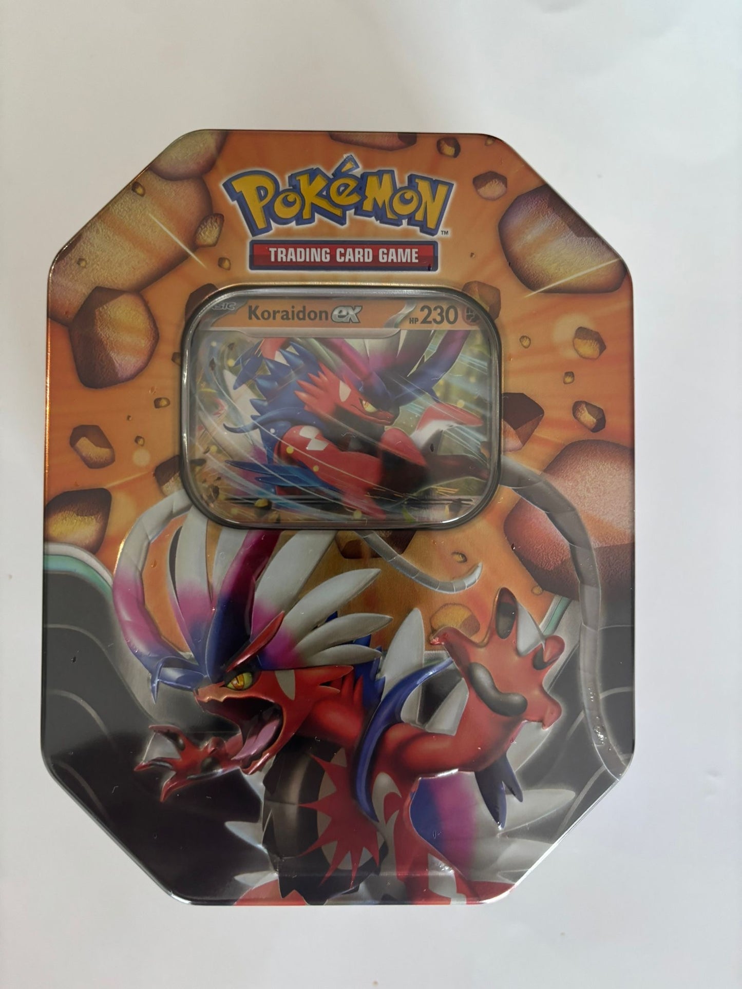 Pokémon TCG: Slashing Legends Tin